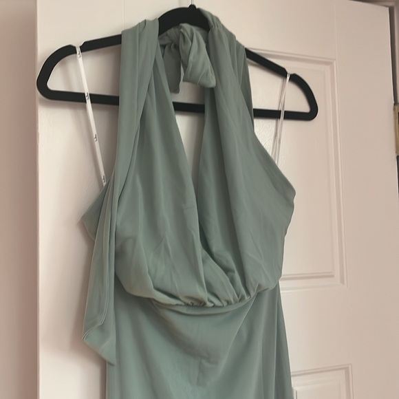 NWT LULUS sage green halter maxi dress size M - Picture 3 of 9